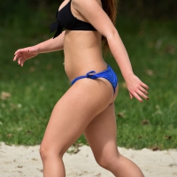 Cute girl playing volleyball in her little bikini 27 (74 von 28).jpg
