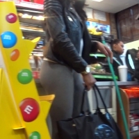 3 candid big booties shopping vlcsnap-2016-03-09-01h18m06s279.jpg
