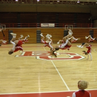 Candid cheerleaders BC2007-08-06.jpg