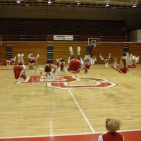 Candid cheerleaders BC2007-08-04.jpg