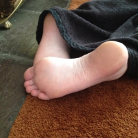 Misc candid pictures of various girls' feet and legs 1440391059339.jpg