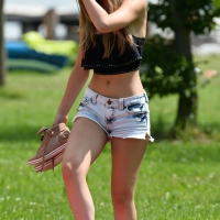 Sexy blonde girl in the park playing volleyball in her skimpy bikini 19 (85 von 104).jpg