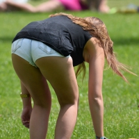 Sexy blonde girl in the park playing volleyball in her skimpy bikini 19 (87 von 104).jpg