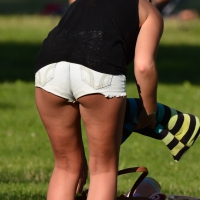 Sexy blonde girl in the park playing volleyball in her skimpy bikini 19 (98 von 104).jpg