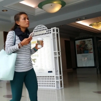 Beautiful girl in tight green leggings, not much footage vlcsnap-2016-03-26-15h56m36s302.jpg