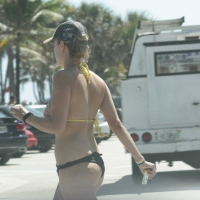 Sexy Florida beach bikini girls Fun1 (30 of 200).jpg