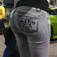 Latina booty in jeans