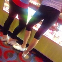 leggings, yoga pants, and spandex in public 44076874iYy.jpg