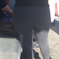 leggings, yoga pants, and spandex in public 1454807038729.jpg