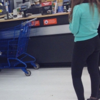 leggings, yoga pants, and spandex in public 45335730lLJ.jpg