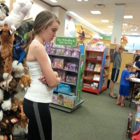leggings, yoga pants, and spandex in public 40546240pXe.jpg