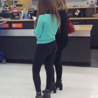 leggings, yoga pants, and spandex in public 45335732gMl.jpg