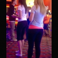leggings, yoga pants, and spandex in public 44076873rFb.jpg