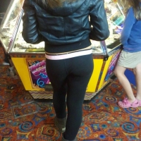 leggings, yoga pants, and spandex in public 40549229IZP.jpg