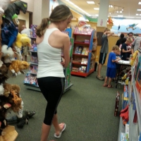 leggings, yoga pants, and spandex in public 40546239xoi.jpg
