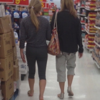 leggings, yoga pants, and spandex in public 43891379ELf.jpg