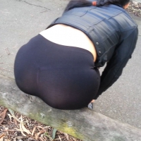 leggings, yoga pants, and spandex in public img2.JPG