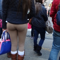 leggings, yoga pants, and spandex in public DSC05571.jpg