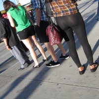 leggings, yoga pants, and spandex in public IMG_2964.JPG