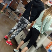 leggings, yoga pants, and spandex in public 1456308301158.jpg