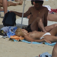Topless girls on a beach in Barcelona 0042.jpg