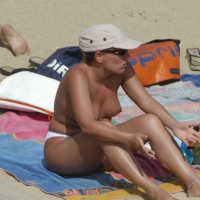 Topless girls on a beach in Barcelona 0112.jpg