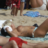 Topless girls on a beach in Barcelona 0124.jpg