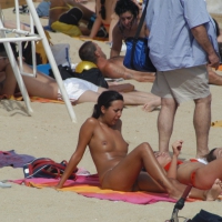 Topless girls on a beach in Barcelona 0132.jpg