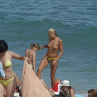 Topless girls on a beach in Barcelona 0131.jpg