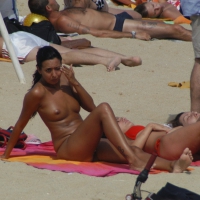 Topless girls on a beach in Barcelona 0133.jpg