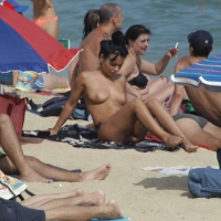 Topless girls on a beach in Barcelona 0160.jpg