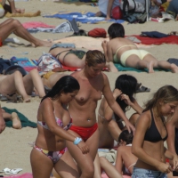 Topless girls on a beach in Barcelona 0169.jpg