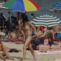 Topless girls on a beach in Barcelona 0176.jpg