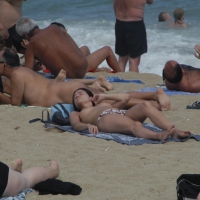 Topless girls on a beach in Barcelona 0190.jpg