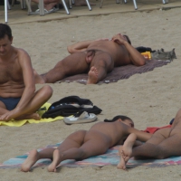 Topless girls on a beach in Barcelona 0186.jpg