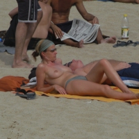 Topless girls on a beach in Barcelona 0195.jpg
