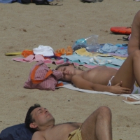 Topless girls on a beach in Barcelona 0031.jpg