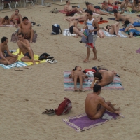 Topless girls on a beach in Barcelona 0078.jpg
