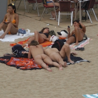 Topless girls on a beach in Barcelona 0079.jpg