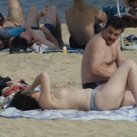 Topless girls on a beach in Barcelona 0144.jpg