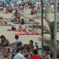 Topless girls on a beach in Barcelona 0159.jpg
