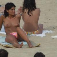 Topless girls on a beach in Barcelona 0165.jpg