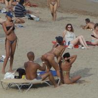 Topless girls on a beach in Barcelona 0196.jpg