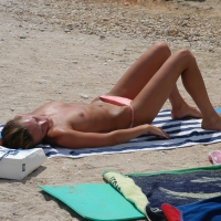 Croatia nude beach females, mostly mature 0116.jpg
