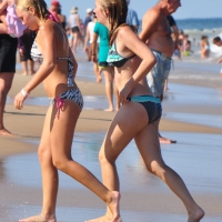 Candid teens in bikinis or on the beach BB_132.JPG