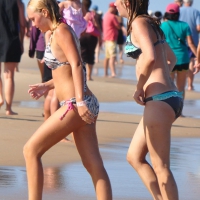 Candid teens in bikinis or on the beach BB_133.JPG
