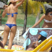 Amazing ebony ass in blue bikini with other sexy friends in bikinis 45416500vvz.jpg