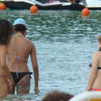 Amazing ebony ass in blue bikini with other sexy friends in bikinis 45416651BwE.jpg