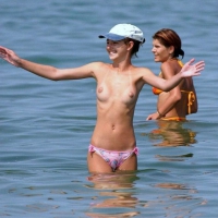 Candid beach and bikini babes 45400333Gvc.jpg