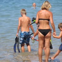 Candid beach and bikini babes 47109490Pal.jpg